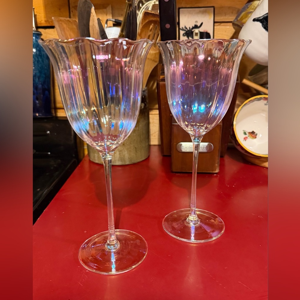 LIKE NEW ANTHROPOLOGIE set of two Fleur iridescent wine glasses! - Picture 3 of 5